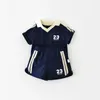 Ensembles de vêtements Baby Boys 2pcs Sports Ensemble Coton Lettre de coton T-shirts Polo à manches courtes