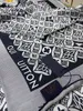 2024top Brand Designer Square en soie pour femmes hommes Impression complète Monogramme Luxury Marque L Lettre Classic Logo pashmina Banque de bague Black Black Blue Blue Gris Swarves 90x90cm