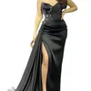 Runway Dresses A-Line Evening Celebrity Style Prom Court Train ärmlösa stropplösa band Slit Applique 2024 Temperament Sexy Ladies