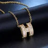 H Colar de colar Micro conjunto feminino Acessórios de letra estilo de zircão Versátil Corrente de colarinho personalizado