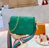 豪華なクロスボディバッグ女性ファッションショルダーチェーンバッグCoussin Designer Handbags Totes財布財布メッセンジャークラッチイブニングクロスボディバックパックdhgate