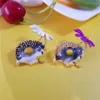 Schattige oliedruppel geschilderd emaille kleine madelief egel hedgehog broche dieren badge pin voor dameskleding accessoires AB93