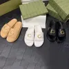 Designerskor kvinnor platt mulor tofflor glider tryckt brev läderplattform sandal blommor vit svart khaki lady glid