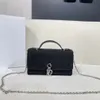 Wysokiej jakości designerskie kobiety torby na torebkę torebki crossbody torba podróżna torebka torebka torba plecaków magnetyczny metalowy wisiorek Diamond Women Crossbody