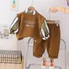 Conjuntos de ropa 3pcs Set coreano 2024 Autumn Kids Boutique Ropa para Baby Boy 1 a 2 años Camiseta de color sólido Camiseta a rayas Pantalones