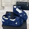 Sandaler Storlek 35-41 EST Summerskor för kvinnor Natural Kid Suede Wedge Heels Crystal Platform Sandalias Sy Designer