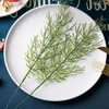 Decoratieve bloemen 20 stks 50 stks kunstmatige dennentakken cypress takjes faux ceder pography props kerstdiy voor vakantie