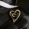 23ss Simple Brand Letter Designer Pins Brooches for Women Men Heart Fashion Crystal Pearl Copper Brooch Gold Plate Pin Jewelry Party