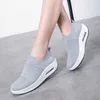 NXY Spring e verão New Women's Elastic Flying Weaving Shoes de caminhada sapatos de ar amortectados um passo lento lento preguiçoso