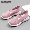 Casual Shoes Flats kvinnors sneakers Summer Mesh Breattable Mother Soft Sole Non-Slip Solid Color Comfort Ladies Footwear Zapatos