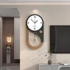 Horloges murales en bois industriel Pendule luxe classique Créative montre une décoration de salon Horloge Murale silencieuse européenne
