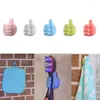 Hooks 1-30pcs pulgares en forma llave de la cadena de llave pared extraíble soporte lavado adhesador 3D pegatinas de anime gancho de decoración del hogar