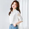 Blouses des femmes Elegant Hollow Out Broidered White Blouse Women Fashion Fashion Half-Sheeve Chemises pour les tops femelles décontractés