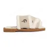 Sandales de créateurs célèbres Sandales Woody Flat Mule Slippers Femme Femme Platforme d'été Slipper extérieur beige blanc noir rose haut talon toile Pantoufles moelleuses Clogs