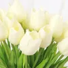 Fleurs décoratives 10pcs Faux blancs bouquet de soie tulipe réalité tactile de mariée de mariage maison jardin décor floral décor