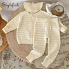Kledingsets lente en herfst netrode baby voor kinderen voor meisjes meisjes holle gebreide jasbroek 2-delige set