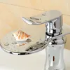 Robinets de lavabo de salle de bain Langyo Chrome Waterfall Spout Robinet Cold Mixer Water Taps Perk Mount Basin 1 Trou Brass