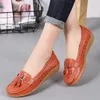 Chaussures décontractées en cuir d'été pour femmes mocassins plate-forme de la mode douce couture moquette à talons bas lolita