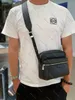 Tasarımcı Dış Millet Elçisi Çantası Erkek Klasik Deri Omuz Çantaları Şık Tasarım Seyahat Seyahat Çapraz Vücut Siyah Beyaz Lüks Marka Çanta Çanta