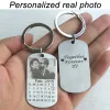 Ketten Personalisierte eingravierte Fototootik -Schlüsselbund anpassen mit Ihrem Fotodatumnamen Text Kalender Keyring Anhänger Edelstahlschlüsselkette