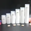 Bottiglie di stoccaggio 120 ml Bottiglia di plastica bianca in plastica con linea d'argento per lozione/emulsione/siero/sbiancamento essenza/crema/pelli di base