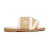 Sandales de créateurs célèbres Sandales Woody Flat Mule Slippers Femme Femme Platforme d'été Slipper extérieur beige blanc noir rose haut talon toile Pantoufles moelleuses Clogs