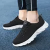 Scarpe casual sneaker estivi traspiranti e leggeri all'aperto con assorbimento per le donne uomini A319