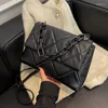 Shoulder Bags Autumn/winter 2024 Diamond Chain Female Bag Fashion Ins Messenger Niche Premium Square