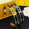 Neuer Stil Titanium Stahl Gold Armreifen Hochwertige Armband Armband Armbänder Frauen luxuriöser Designer Geschenkbrief F Nicht Fade Jewelry