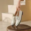 Casual schoenen eenvoudige loafers vrouwen slip-on flats cowhide dames witte muilezels rond tot leer dagelijks rijden basis mocassins
