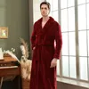 Vêtements à la maison couple épaissison robe de chambre en flanelle robes de douche lâche