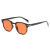 Lunettes de soleil Femmes Men Irrégularité Fashion ovale Ombaire extérieur Retro Rice Nail Design Sun Vintage Femme UV400