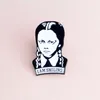 Halloween Addams Mercoledì smalto pin d'infanzia Game film Film Quotes badge bradge carino film anime giochi di giochi di smalto duro pin