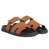 Oran Sandals 디자이너 오리지널 고급 chypre 슬리퍼 여성 신발 슬라이드 슬라이드 검은 흰색 노란색 빨간색 캐주얼 평평한 트레이너 스니커즈