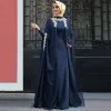 Sukienki Skromne muzułmańskie islamskie ciemne granatowe sukienki wieczorowe hidżabu dla kobiet 2021 Wysokie szyi długie rękawy koronkowe arabskie dubai formalne wydarzenie