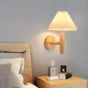 ウォールランプソリッドウッドベッドルームベッドサイドE27電球リビングルームホームステイライト木製の通路装飾ランプ