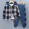 Kläderuppsättningar 2024 Spring Winter Kids Boy Set 2-stycken Bomull Casual Simple Long Sleeve Hooded Coat Checkered Children Post 3 4 5 6 7 Years