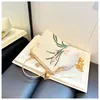Шнурки белая рука мешок китайский древний стиль ретро -металлическая пряжка Cheongsam Hanfu сумочка кошелек мини Мини