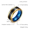 Tungsten Carbide Jewlery Men's Mouding Band Engagement Anneau IP Gold Blue plaqué avec une fibre de carbone noire Inalyt 8 mm