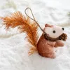 Decorazioni natalizie Ornamenti scoiattoli Ornamento che trasporta la frutta per un regalo e un anno
