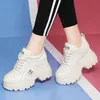 Aumento interno Y scarpe comode piattaforma comodi femminile casual vulcanizzata con sneaker da donna ad alto tacco 240401