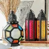 Kerzenhalter exquisites Handheld Iron Wind Lantern Candlestick Colored Glass Home Balkon Outdoor Innenhof Dekoration Marokkanischer Stil