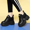 Aumento interno Y scarpe comode piattaforma comodi femminile casual vulcanizzata con sneaker da donna ad alto tacco 240401