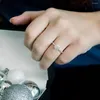 Pierścienie klastra Trumium 1Ct Moissanite Diamond 925 Srebrne zaręczyny dla kobiet okrągłe cięcie obietnicy weselnej biżuterii biżuterii