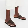 Slippers 2024 Moda de verão Sandálias de couro minimalista Flip-flops confortáveis para mulheres