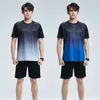 Suisses de survêtement masculines Hommes assortis en bas de bas ensemble Summer Summer Casual Opfit O-Neck T-shirt à manches courtes Short Elastic Wide Jam Shorts en gradient