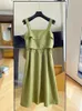 Sıradan elbiseler yüksek kaliteli kadın eğik boy boyun kolu keten ince spagetti kayış elbise bayan yeşil bel a-line