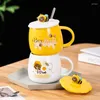 Tasses dessin animé abeille en céramique Belle cuillère à tasse avec tasses à café en couverture et année pour le thé.