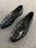 Casual schoenen Stijlvolle holle uit Black Soft Leather Men Cowhide Summer Spiked Loafers Ademende zakelijke sandalen voor