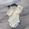 Bikini de maillot de bain de vacances pour femmes élégant en train de se maillot de bain des épaules à volants de natation de natation en ramine bikini pour la fête de plage